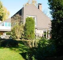Mehrfamilienhaus zum Kauf - 980.000,00&nbsp;EUR Kaufpreis, ca.&nbsp; 327,00&nbsp;m&sup2; in Norderstedt (PLZ: 22848) Garstedt