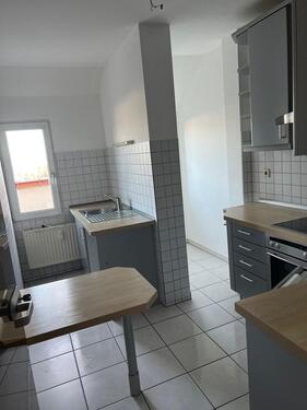 Foto - Schöne 2 Raum Dachgeschosswohnung mit Balkon , Einbauküche und