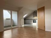 Foto - Lichtdurchflutete 2-Zimmerwohnung mit Loggia in ruhiger Stadtrandlage von Husum