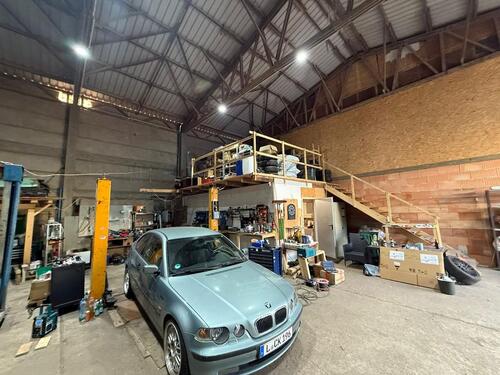 Foto - Schrauberhalle mit 270 qm prov.-frei zu vermieten