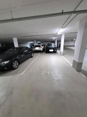 Foto - Parkplatz zu vermieten - 70,00 EUR Kaltmiete,