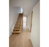 Maisonette-Wohnung mit großem Balkon - kernsaniert, KfW40 - Gummersbach Berstig Süd