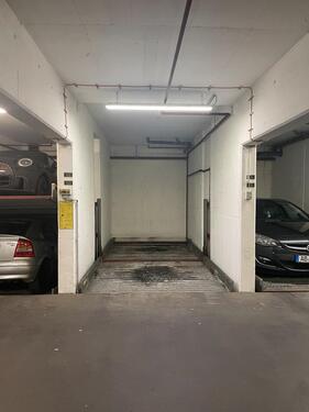 Foto - Tiefgaragenstellplatz Parkplatz Tiefgarage Garage 131 und 133
