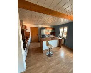 Charmante Doppelhaushälte mit viel Platz und Potenzial - Erbach