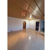 2-Zimmer-Dachgeschosswohnung mit Loggia – sofort verfügbar - Erlenbach am Main