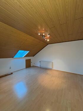 Foto - 2 Zimmer Dachgeschoßwohnung zur Miete in Erlenbach am Main