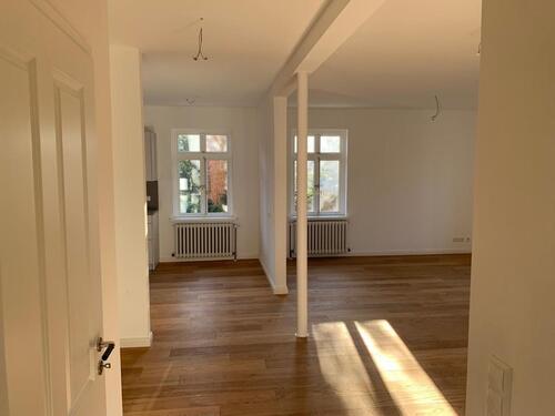 Foto - Wunderschöne komplettsanierte 2,5-Zimmerwohnung (EG)