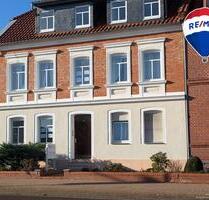 Dachgeschosswohnung – mit Kamin & offener Küche - Burg