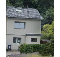 Kernsaniertes Reihenendhaus mit Garten, Garage & Stellplätzen - Marl