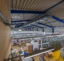 Investitionschance: Vielseitige Gewerbeimmobilie mit 1.570 m² Gesamtfläche - großes Grundstück - PV-Anlage - Oelsnitz (Vogtland)