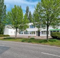 Büroflächen zu vermieten - 45,00&nbsp;EUR Kaltmiete, ca.&nbsp; 3,00&nbsp;m&sup2; in Neubrandenburg (PLZ: 17033)