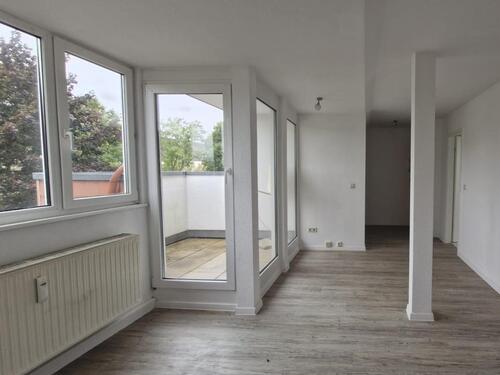 Foto - Kleine DG-Wohnung mit Einbauküche und Balkon zu vermieten!