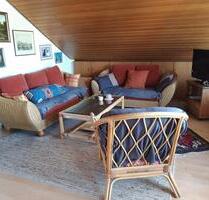 Möblierte 2,5-Zi DG-Wohnung mit Balkon und Garage in Offenburg