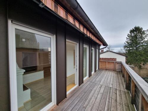 Foto - VERMIETUNG: Schöne 4-Zimmer-Wohnung mit großem Balkon