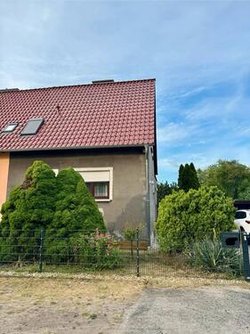 Foto - Doppelhaushälfte mit großem Garten