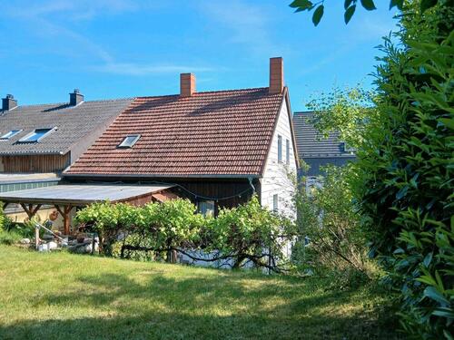 Foto - Haus mit schönem Garten in Niederwürzbach