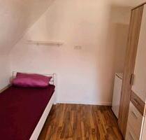 Vermietung von Zimmern - 600,00&nbsp;EUR Kaltmiete, ca.&nbsp; 25,00&nbsp;m&sup2; in Uhingen (PLZ: 73066)