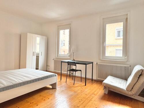 Foto - Großes möbliertes WG-Zimmer in 3er WG mit Tageslichtbad & EBK