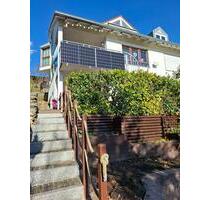 Sehr schöne Hanggeschosswohnung mit tollem Ausblick - Waldenbuch