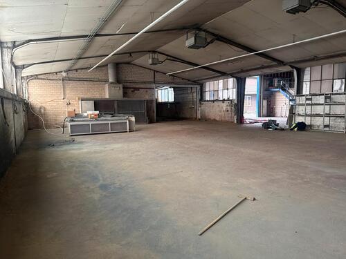 Foto - IndustrieKarosserie Lackierhalle Spezial Boden 7€ m2 300 m2