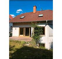 freistehendes Einfamilienhaus in 63546 Hammersbach zu vermieten.