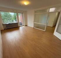 Helle 2,5-Zimmer-Wohnung ca. 75 m² Balkon & Aufzug Stade