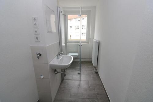 Foto - Hier bleibt kein Auge trocken - moderne 3RW mit bodentiefer Dusche!