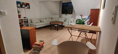 Foto - Dachgeschosswohnung, ca. 69m2, 2 Zi, großes Wohnzi, Küche, Bad