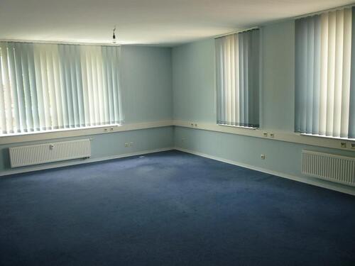 Foto - Bürofläche zu vermieten - 334,00 EUR Kaltmiete,