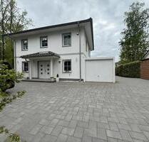 Exklusive Stadtvilla mit Pool, und großer Sonnenterrasse - Petershagen/Eggersdorf