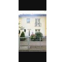 Familienfreundliches Reihenmittelhaus - Nürnberg Schnepfenreuth