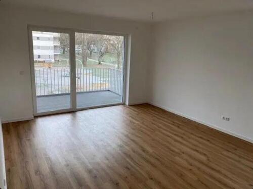 Foto - 3 Raum-Wohnung mit Balkon u. Hauswirtschaftsraum