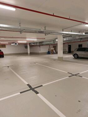 Foto - Tiefgaragenstellplatz - 100,00&nbsp;EUR Miete,