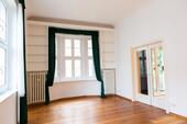 Foto - Stilvolle Altbauwohnung mit 4,5 Zimmern und 2 Balkonen