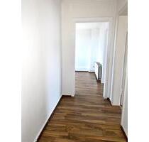 Renovierte helle 3,5-Zimmer-Wohnung mit Balkon und Garten - Oberhausen Osterfeld