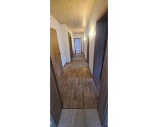 Obergeschosswohnung - 700,00&nbsp;EUR Kaltmiete, ca.&nbsp; 120,00&nbsp;m&sup2; in Eschau (PLZ: 63863)