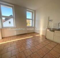 3ZKB Mietwohnung mit Balkon, Einbauküche, 2 Garagen und Gartenanteil in Sulzbach - Sulzbach (Saar)