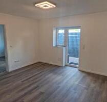 Neurenovierte Räumlichkeit; 2 Zimmer, Küche, WC, Flur, Terrasse - Dortmund Grevel