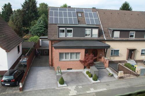 Foto - Reihenendhaus mit großem Grundstück in Köln Rath - MAKLERFREI