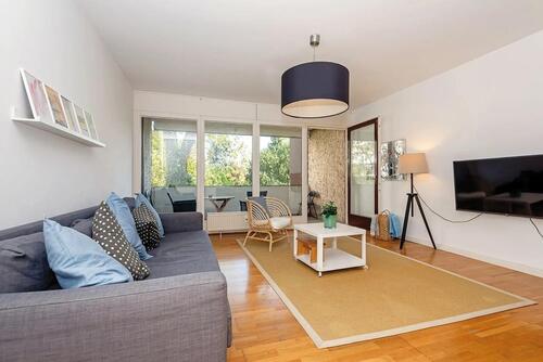 Foto - Voll möbilierte 2-Zimmer-Wohnung in Rathaus Steglitz mit Parkplat