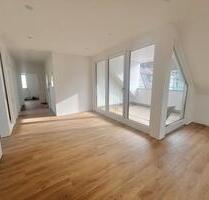 Kernsanierte 4,5-Zimmer-DG-Wohnung mit Dachbalkon - Zellingen