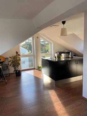 Foto - Möblierte 3-Zimmer-DG-Wohnung mit Gartenanteil – Erlangen