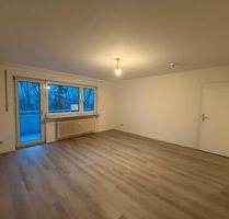 helle 2-Zimmer-Wohnung mit Balkon - Saarbrücken Eschberg