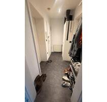 Zimmer in 4er Frauen-WG in Köln-Mülheim (nicht möbiliert)