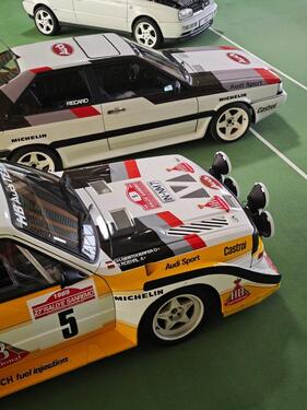 Foto - Exklusive KFZ Oldtimer Premium Stellplätze