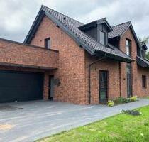 Neuwertiges Einfamilienhaus direkt am eigenen Seegrundstück - Hamburg Allermöhe