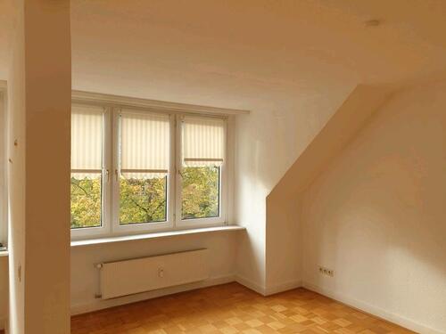 Foto - Dachgeschoss Wohnung - 700,00&nbsp;EUR Kaltmiete, ca.&nbsp; 80,00&nbsp;m&sup2;