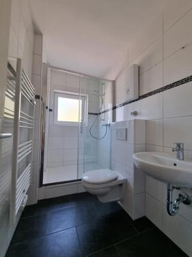 Foto - Demnächst verfügbar! Vollständig renovierte 2-Zimmer-Wohnung mit Balkon & modernem Badezimmer in ruhiger Lage