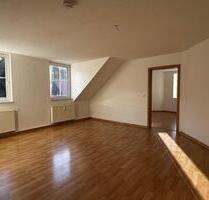 Helle, renovierte 3-Raum-Dachgeschosswohnung in Döbeln – sofort bezugsfrei!