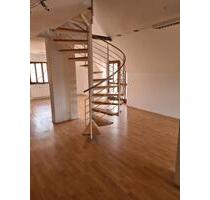 Wohnung mit Empore und Balkon - 1.150,00&nbsp;EUR Kaltmiete, ca.&nbsp; 112,00&nbsp;m&sup2; in Oberstenfeld (PLZ: 71720)